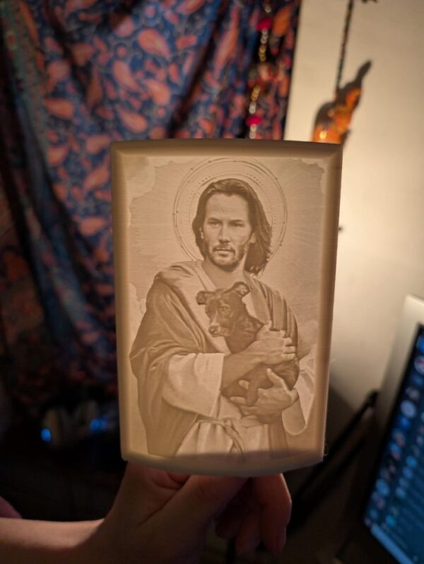 Customized 3D photo frame featuring a lifelike depth effect of a couple’s portrait in white finish.